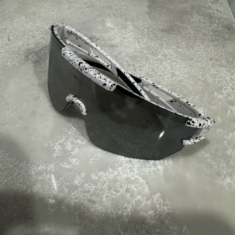 Tomahawk Sport Sunglasses - The Heelstrikers